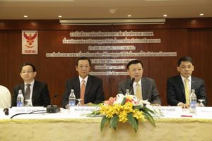 การประชุมรับฟังความคิดเห็นสาธารณะต่อร่างประกาศ กสทช. เรื่องหลักเกณฑ์และวิธีการอนุญาตให้ใช้คลื่นความถี่สำหรับกิจการโทรคมนาคม ย่าน 890 – 895 MHz / 935 – 940 MHz และ ย่าน 1740 - 1785 / 1835 – 1880 MHz