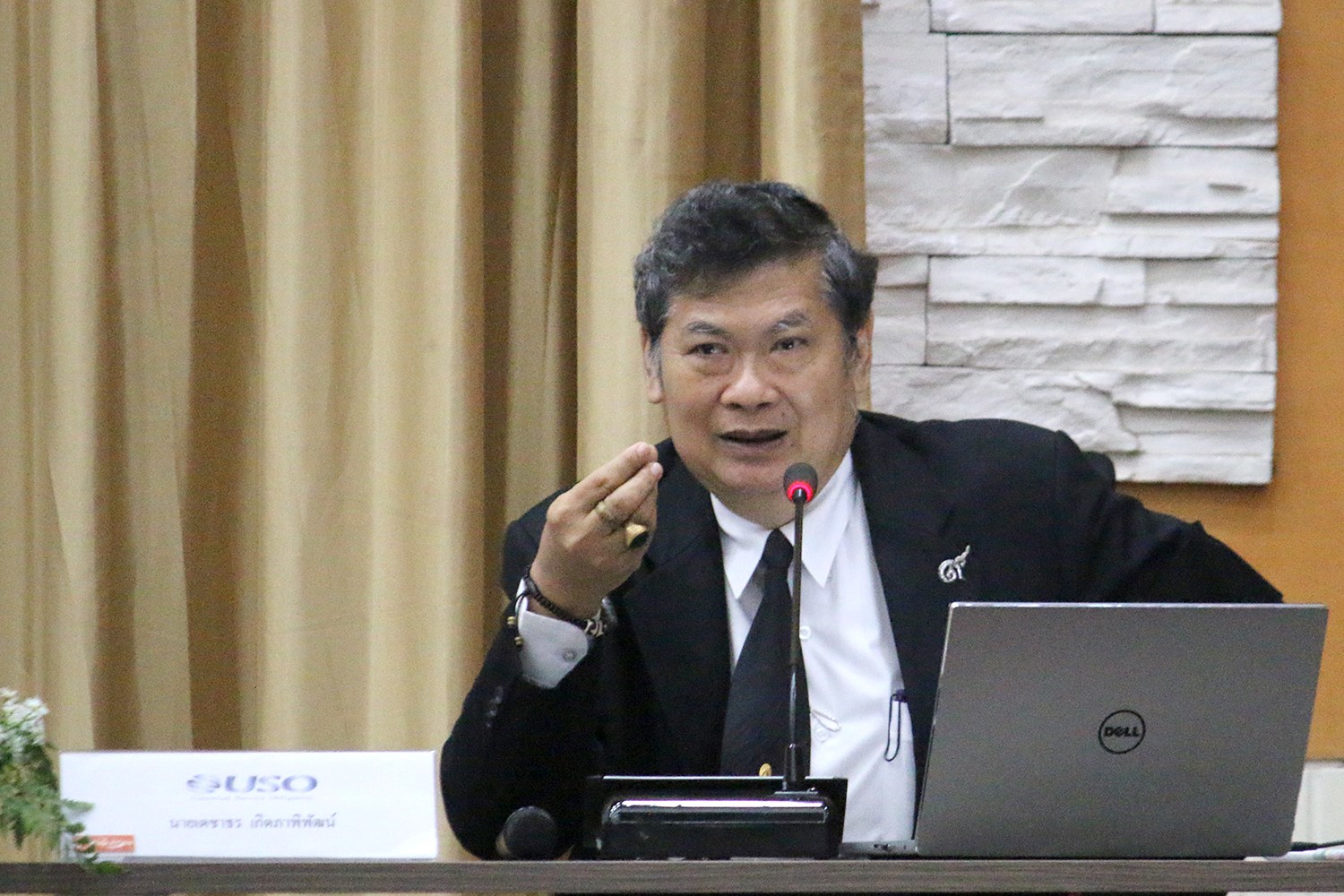 01.jpg