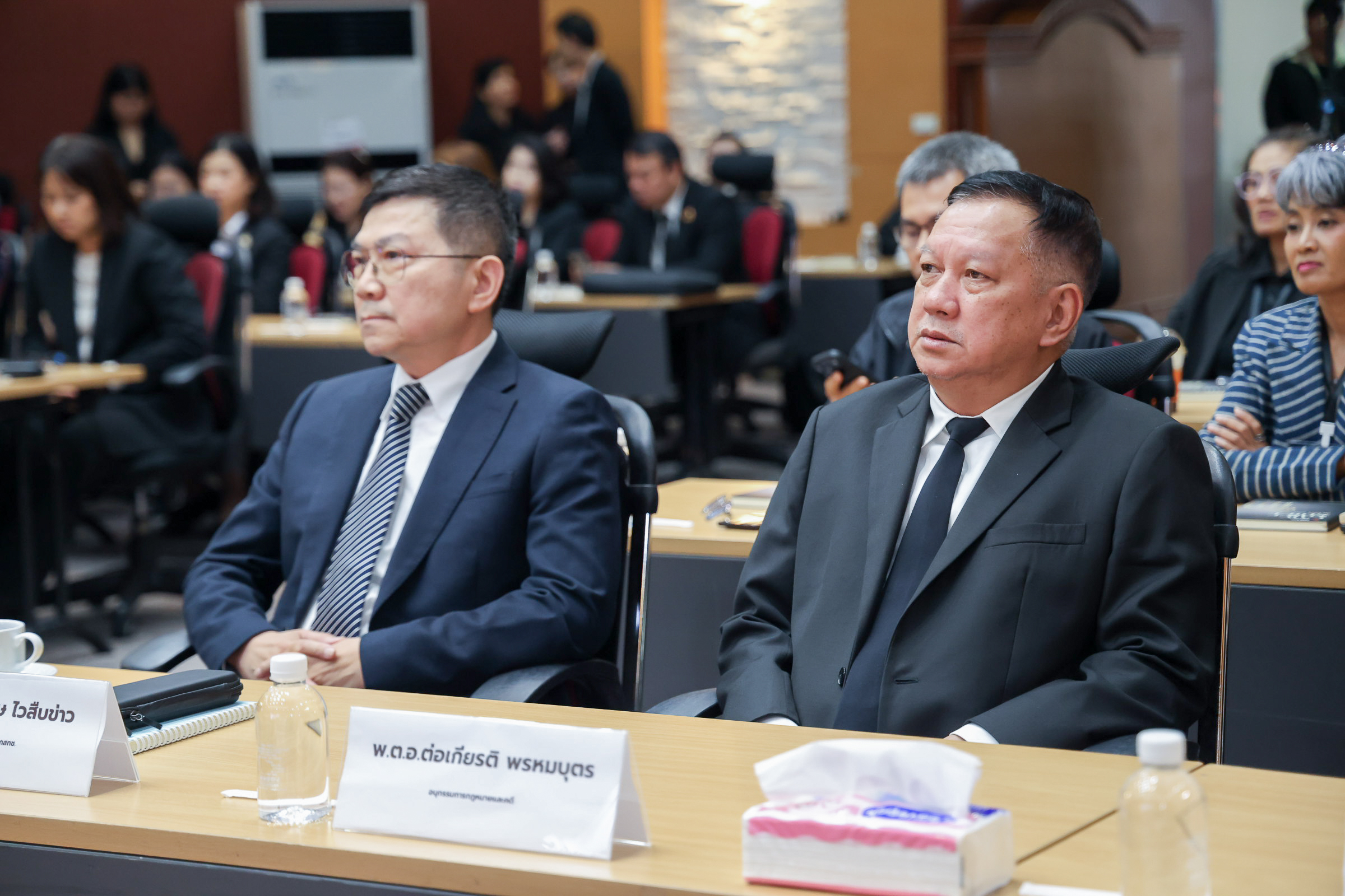 105A3041