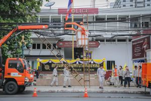 สำนักงาน กสทช. เร่งดำเนินการรื้อถอนสายสื่อสารซอยทองหล่อ ระยะทาง 5 กม. ตามแผนการจัดระเบียบสายสื่อสาร ปี 2565